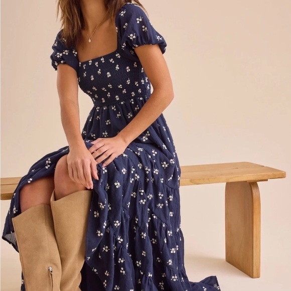 Altar'd State Dresses & Skirts - Oaklynn Maxi Altar'd State Navy & White Floral Smocked Maxi Dress